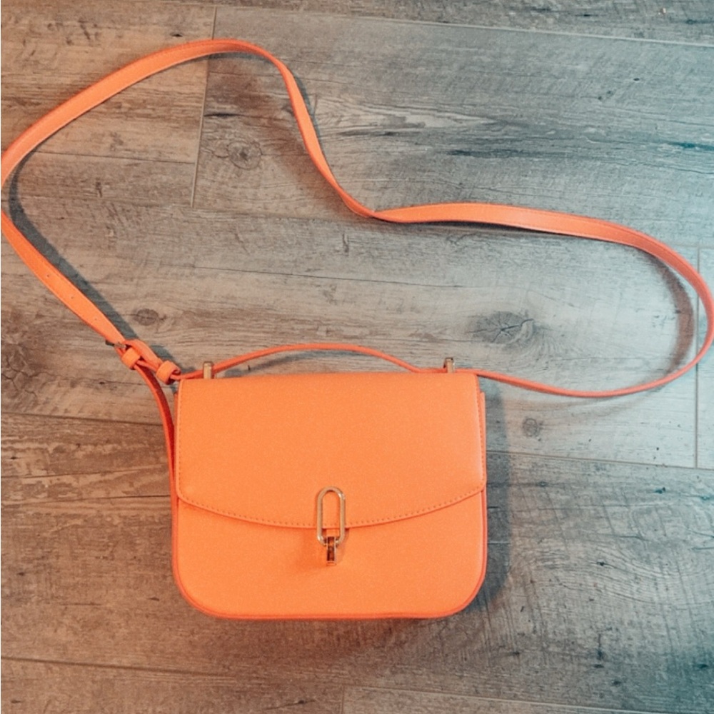 NWOT Orange Crossbody Bag w Adjustable Strap and Gold lock detail